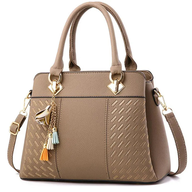 Bolsa-Bella-Tassel-Dolce-Diva