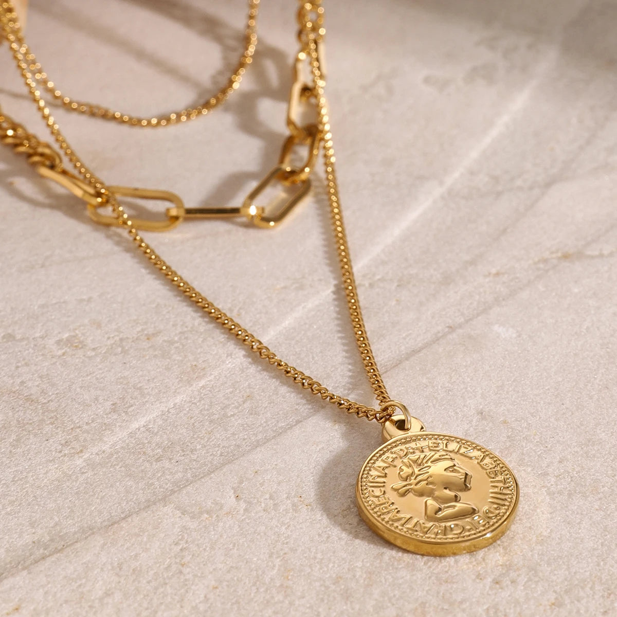 Colar-Tríade-Roma-Banhado-a-Ouro-18k-Dolce-Diva