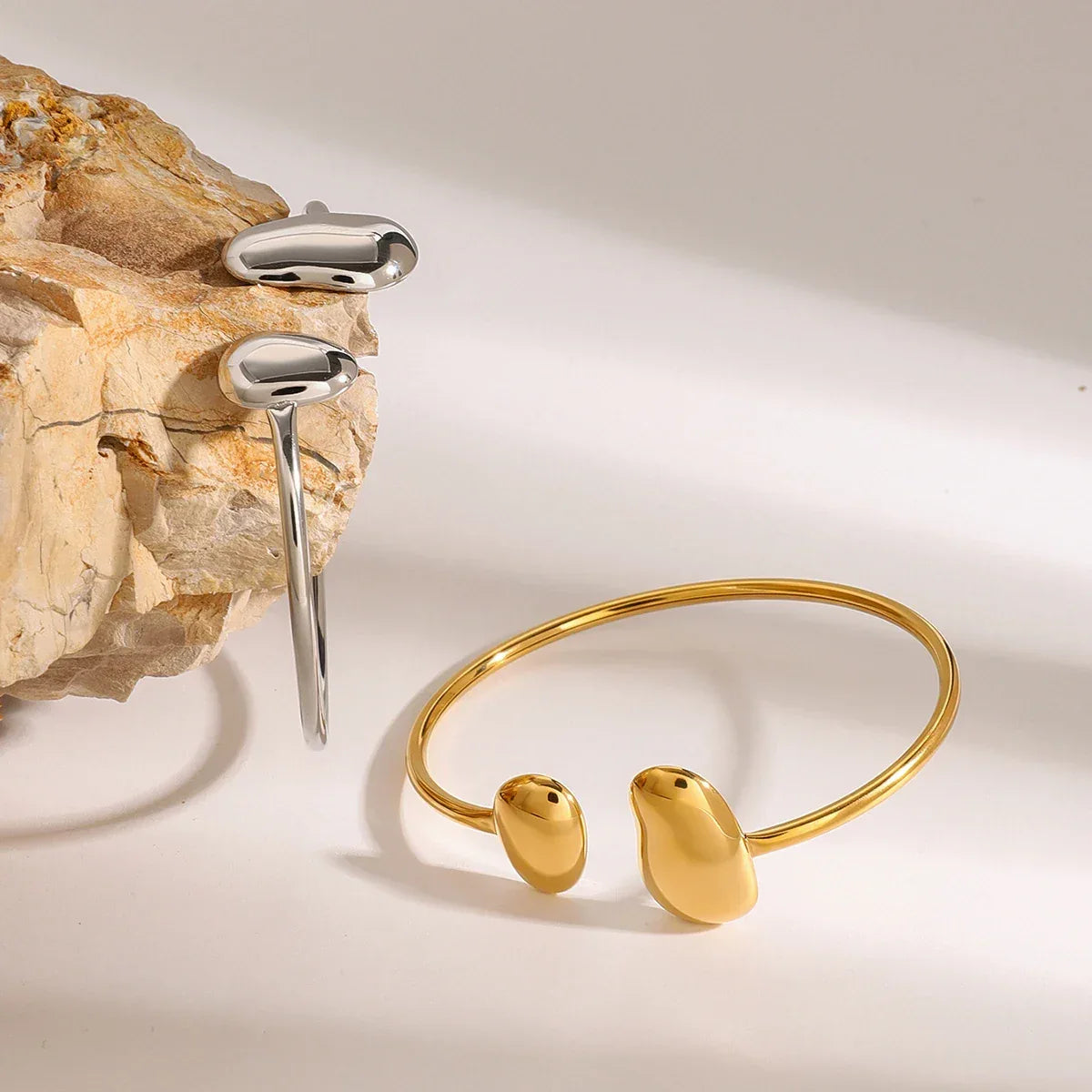 Pulseira Bangle Aura Twist Banhada a Ouro 18k – Dolce Diva - Dolce Diva