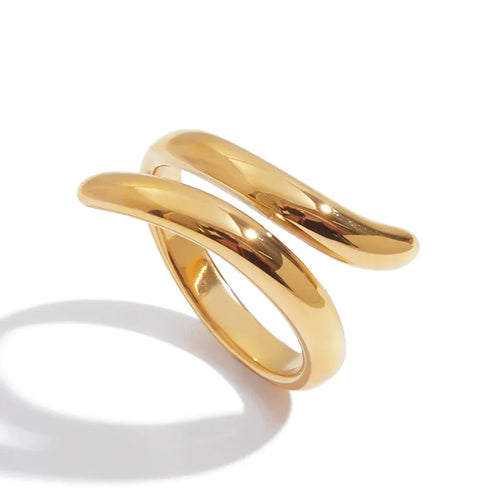 Anel Dourado Clássico com Linhas Metálicas e Banho de Ouro 18K - Dolce Diva - Dolce Diva